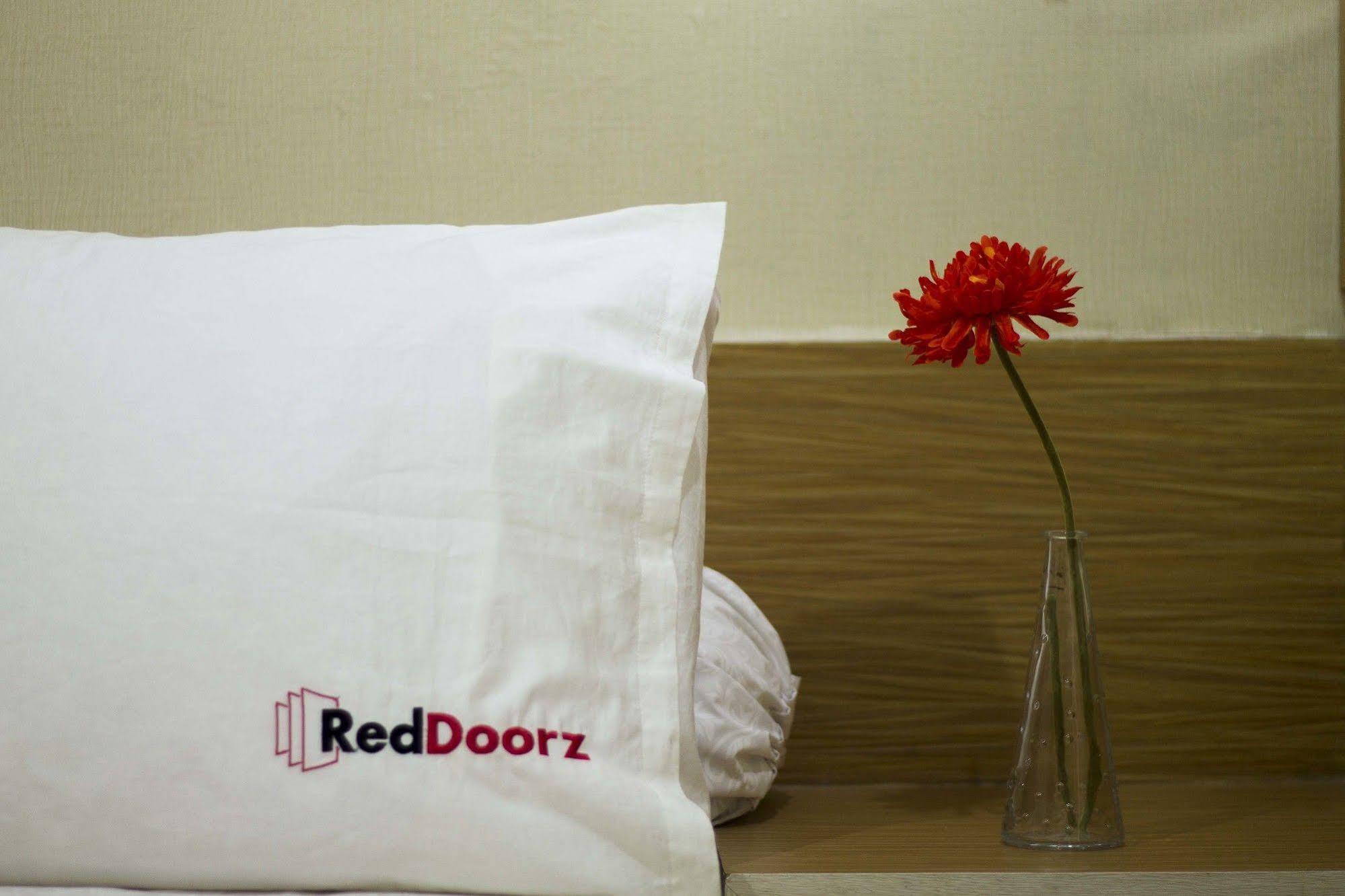Reddoorz @ Petitenget Street Seminyak Extérieur photo